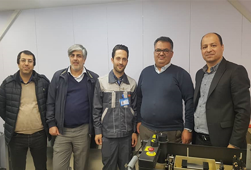 Representatives of the National Laser Center of Iran visit the production line of Parnian Gostar Radiometer Company